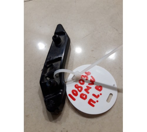 Направляющая переднего бампера левая верхняя