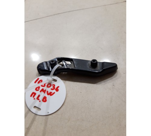 Направляющая переднего бампера левая верхняя