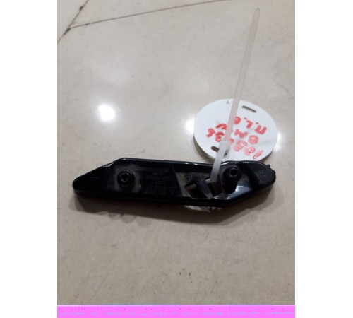 Направляющая переднего бампера левая верхняя