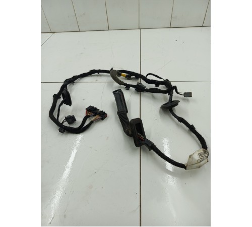 Электропроводка двери передняя левая