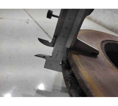 Тормозной диск (передний, правый)