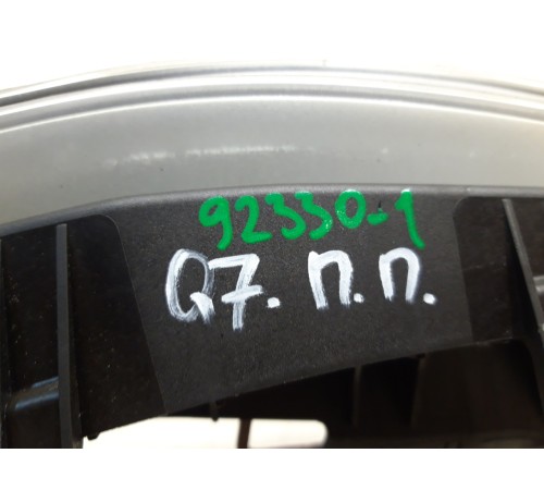 Регулировка левой боковины сиденья передняя правая