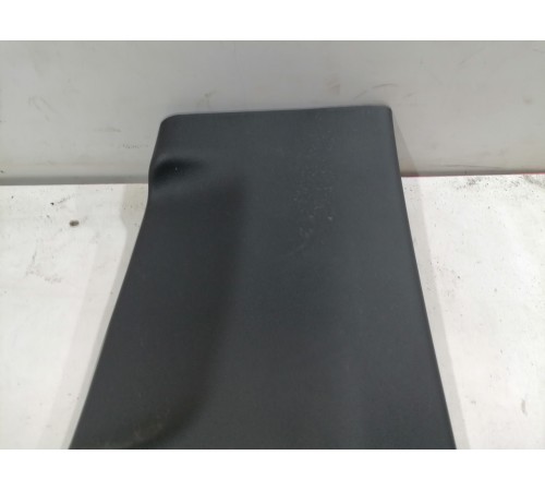 Обшивка центральной стойки правая нижняя