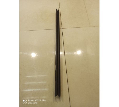 Уплотнитель стекла (задний правый внутренний)