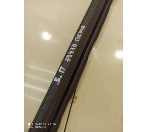 Уплотнитель стекла (задний правый внутренний)