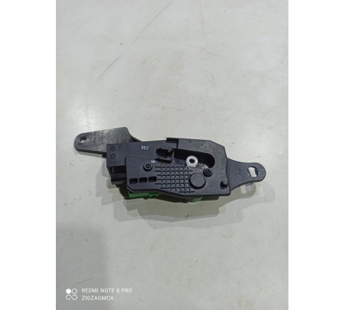 Активатор крышки лючка бензобака