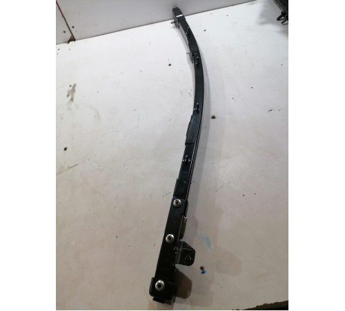 Направляющая правой сдвижной двери нижняя