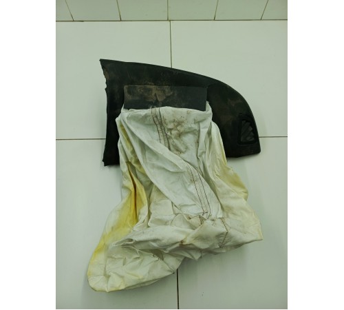 Подушка безопасности переднего пассажира в торпедо