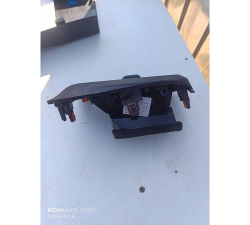 Дефлектор воздушный левый