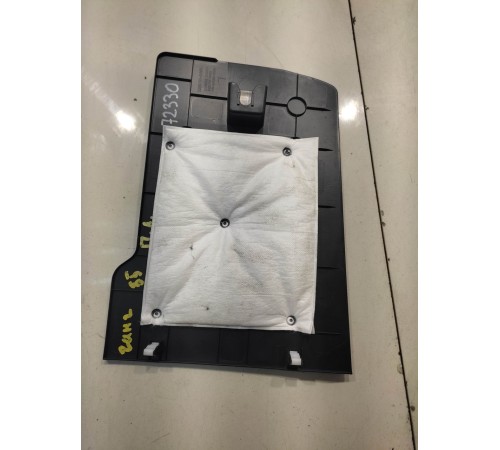 Шторка багажника (передняя левая)
