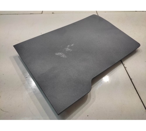 Шторка багажника (передняя левая)