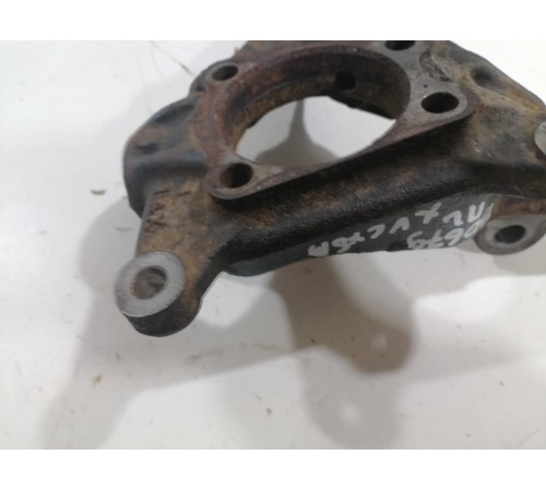 Кулак поворотный передний левый