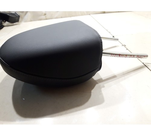 Подголовник сиденья (передний правый)