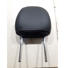 Подголовник сиденья (передний правый)