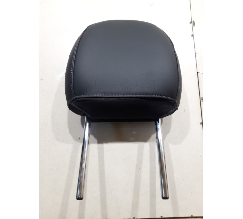 Подголовник сиденья (передний правый)