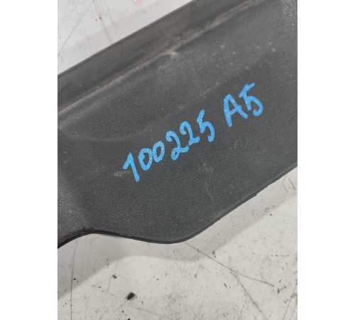 Уплотнитель капота центральный