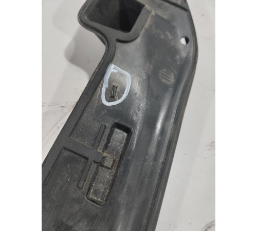 Уплотнитель капота центральный