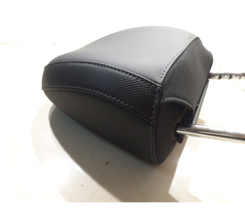 Подголовник сиденья (передний правый)