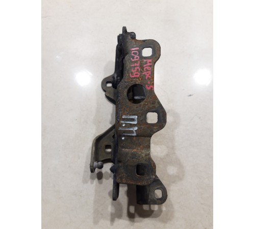 Петля капота(правая)