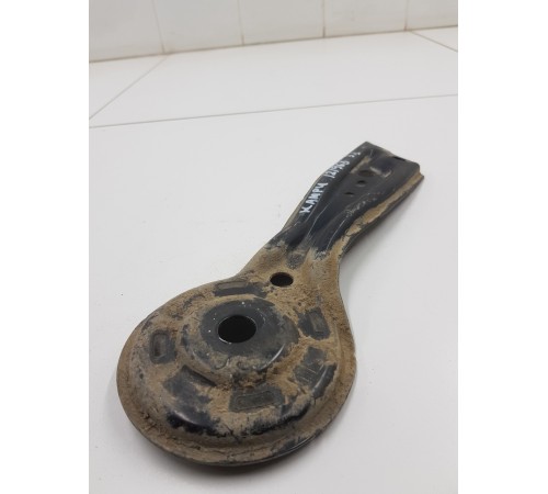 Кронштейн крепление заднего подрамника левый