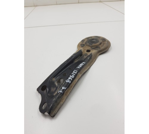 Кронштейн крепление заднего подрамника левый