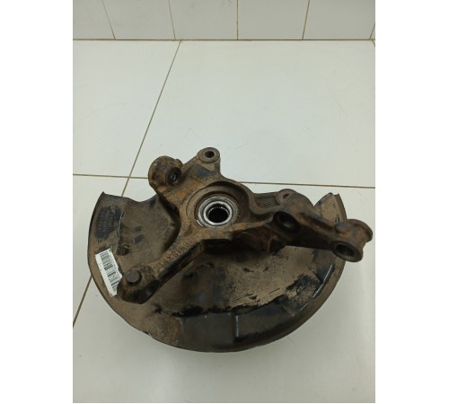 Кулак поворотный Передний Правый