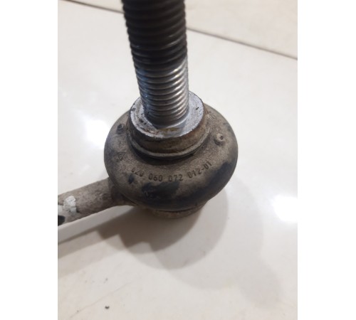 Стойка стабилизатора (задняя, левая)