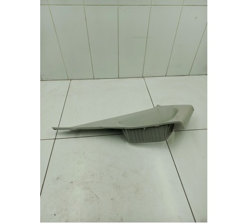 Обшивка задней стойки левая верхняя