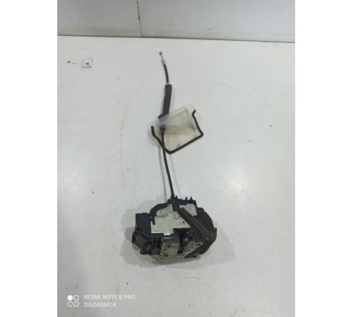 Замок двери (передний правый)