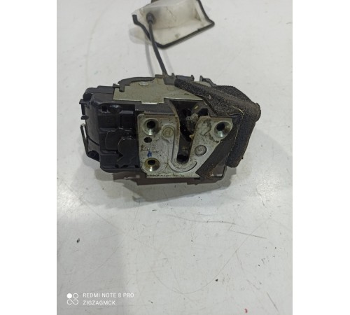 Замок двери (передний правый)