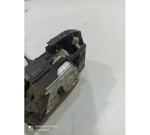 Замок двери (передний правый)