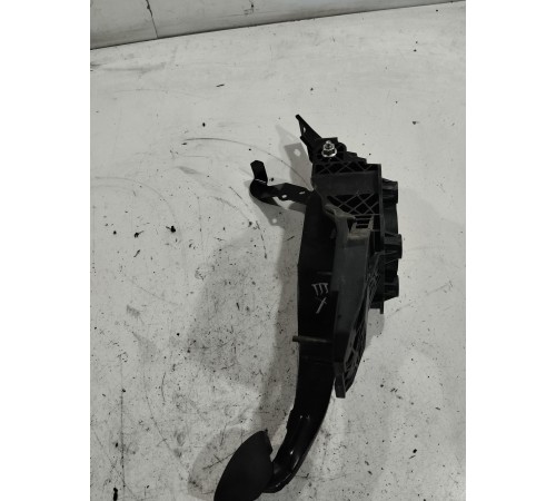 Педаль тормоза