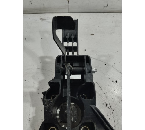 Педаль тормоза