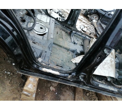 Порог правый с центральной стойкой