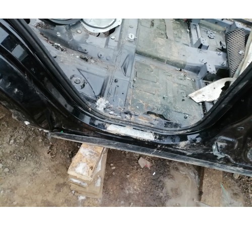 Порог правый с центральной стойкой