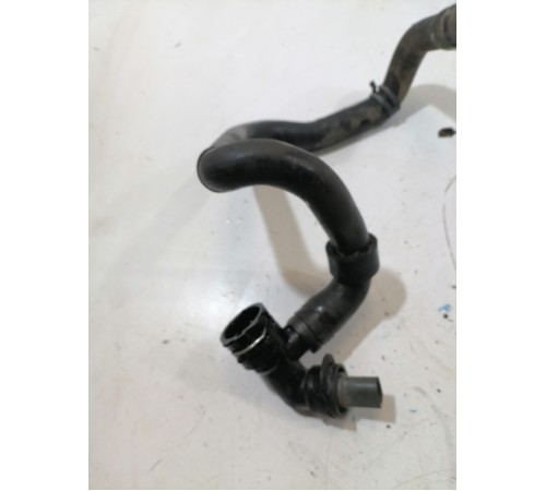 Патрубок системы охлаждения