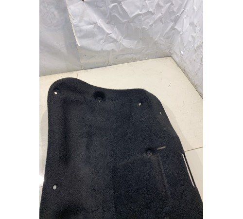 Обшивка крышки багажника