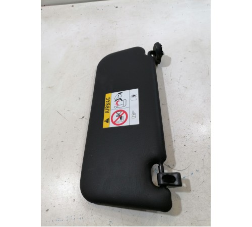 Козырёк солнцезащитный правый