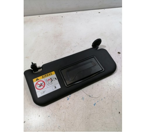 Козырёк солнцезащитный правый