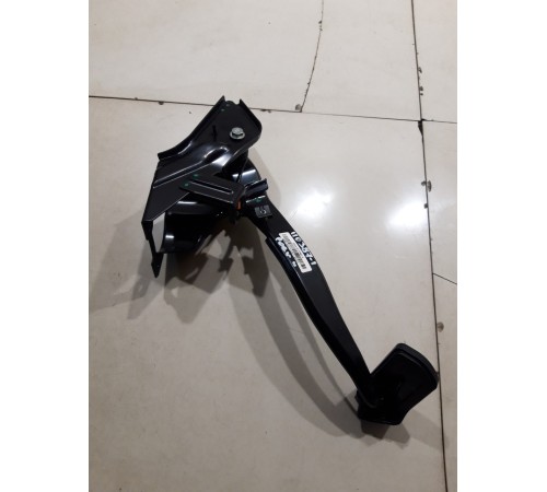 Педаль тормоза