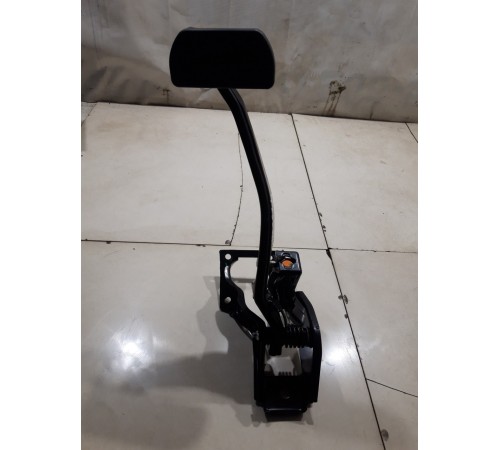 Педаль тормоза