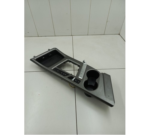 Накладка центральной консоли в многофункциональными кнопками