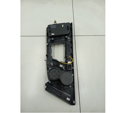 Накладка центральной консоли в многофункциональными кнопками