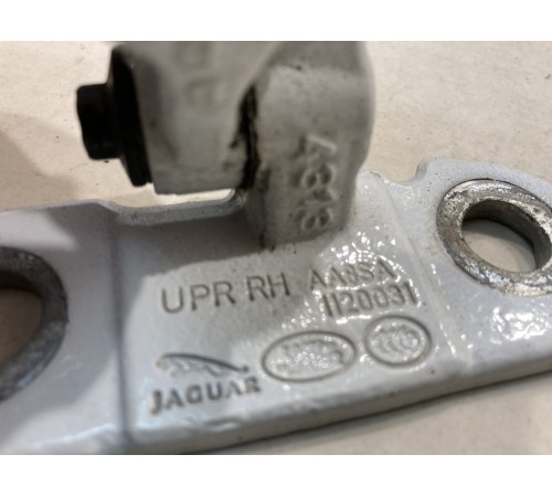 Петля двери (задняя, правая, верхняя)