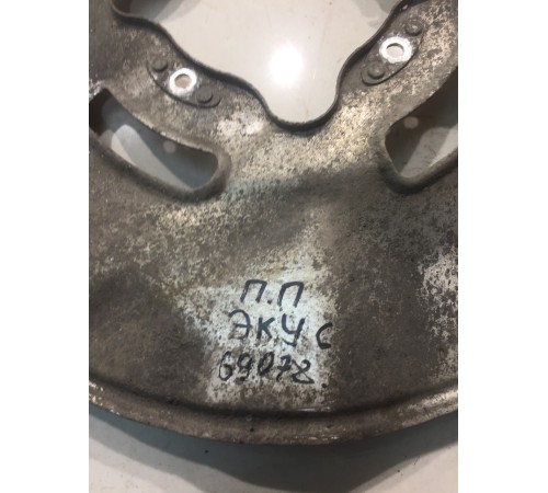 Кожух тормозного диска (передний, правый)