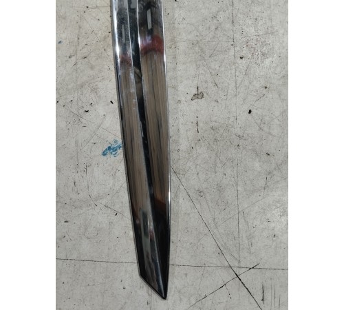 Молдинг кузова (передний левый)