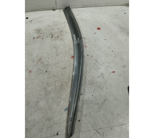 Молдинг кузова (передний левый)