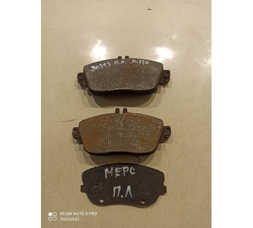 Тормозные колодки(передние левые)