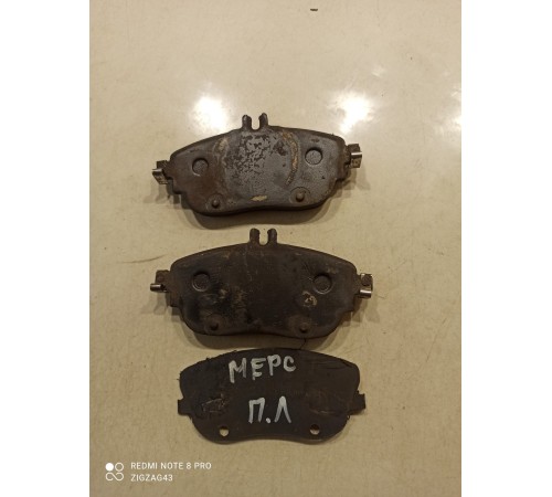 Тормозные колодки(передние левые)