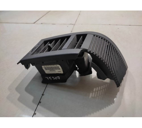 Воздушный дефлектор (правый)